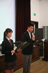 谢雨萌和曲直同学主持展示会.jpg